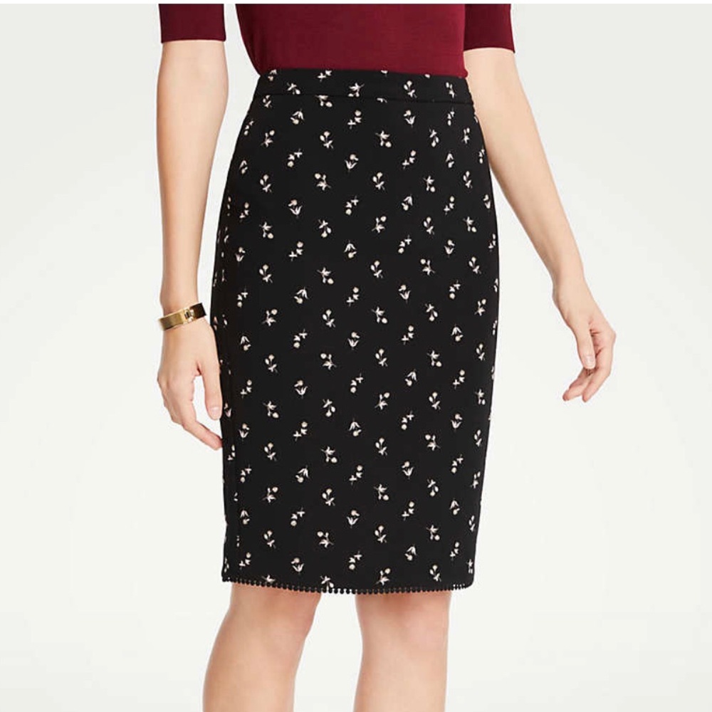 Ann Taylor Floral Pencil Skirt Size 14